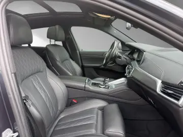 BMW X6 xDr30d MSpo Laser IcGlow DisplayKey H&K DAProf