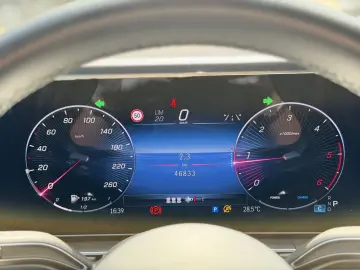 MERCEDES-BENZ GLE 450 4M AMG Line Night-Paket Pano Airmatic