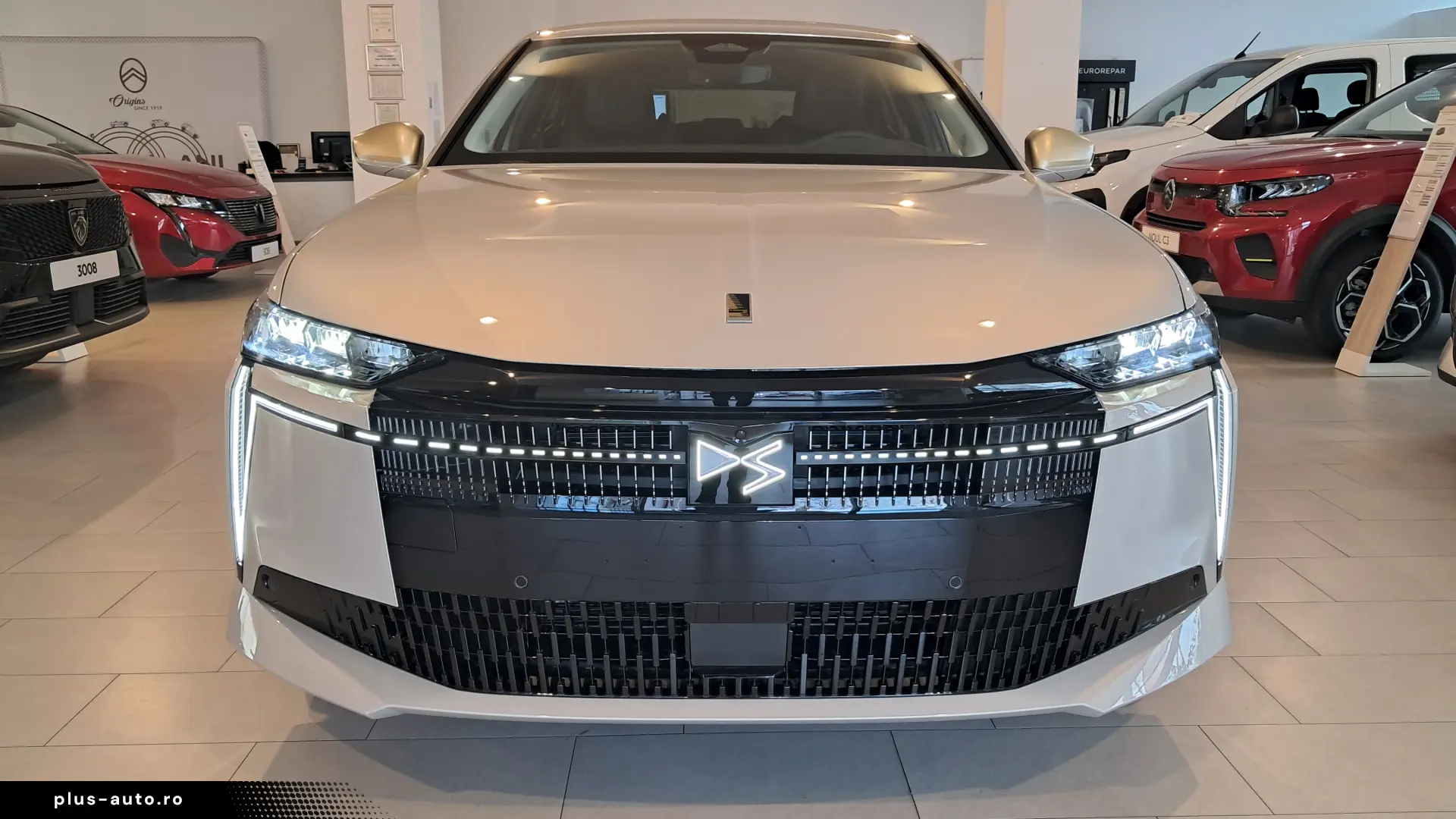 DS No. 4 Performance Line 1.2 hybrid 145 CP automata