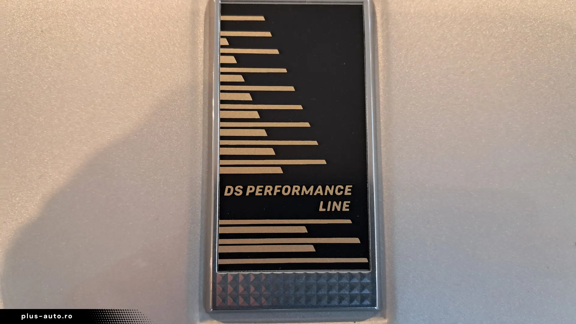 DS No. 4 Performance Line 1.2 hybrid 145 CP automata