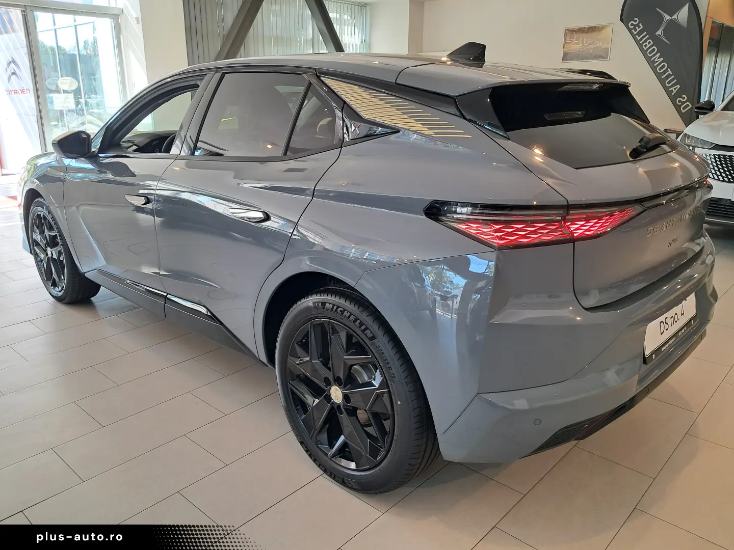 DS No. 4 Performance Line 1.2 hybrid 145 CP automata