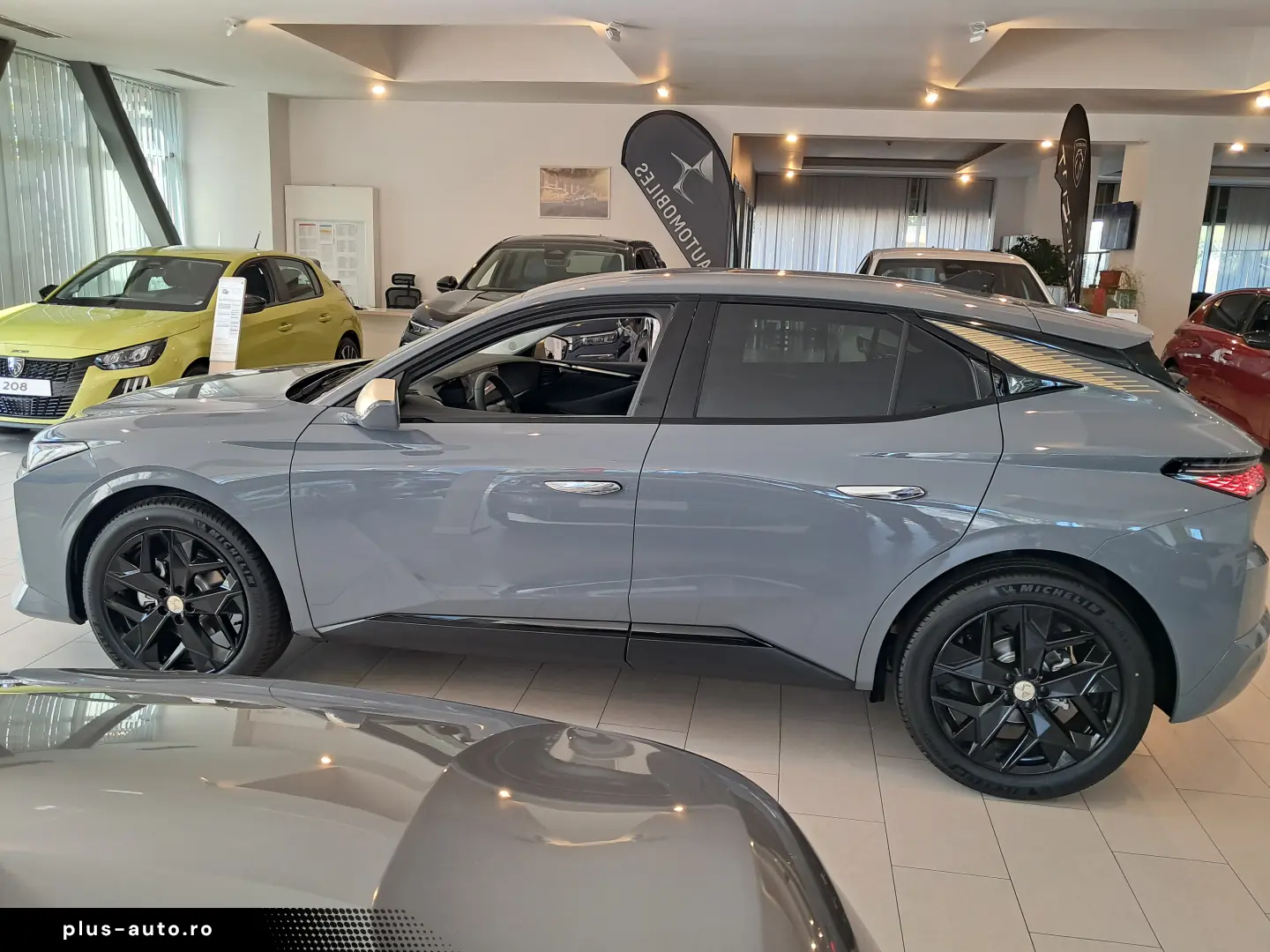 DS No. 4 Performance Line 1.2 hybrid 145 CP automata