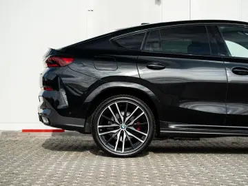 BMW X6 xDr30d MSpo Ventilation IcGlow 360 H&K Sunroof