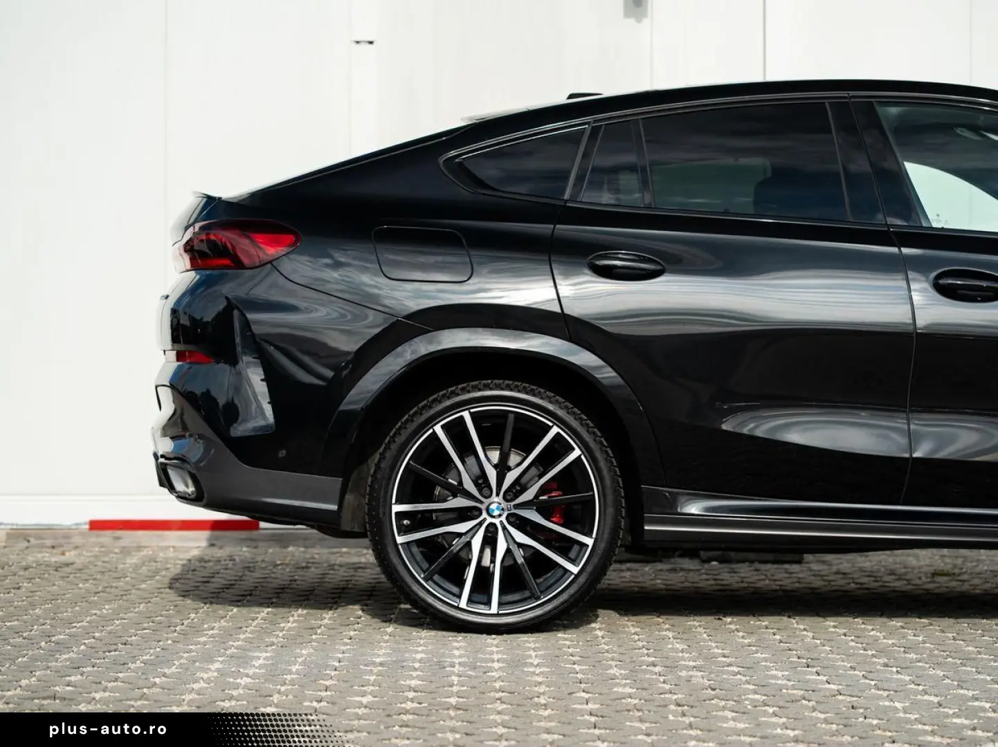 BMW X6 xDr30d MSpo Ventilation IcGlow 360 H&K Sunroof