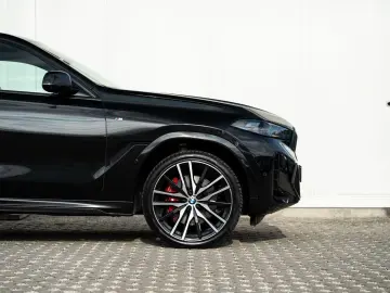 BMW X6 xDr30d MSpo Ventilation IcGlow 360 H&K Sunroof