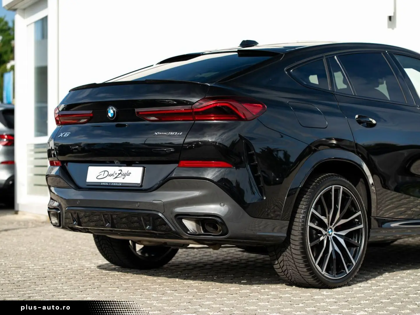 BMW X6 xDr30d MSpo Ventilation IcGlow 360 H&K Sunroof