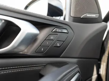 BMW X6 xDr30d MSpo Ventilation IcGlow 360 H&K Sunroof