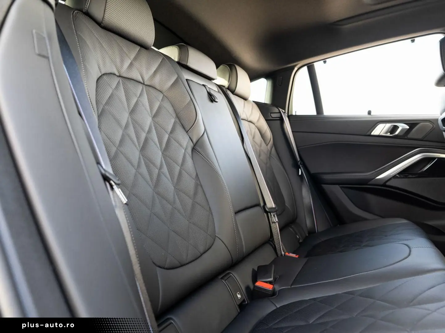BMW X6 xDr30d MSpo Ventilation IcGlow 360 H&K Sunroof
