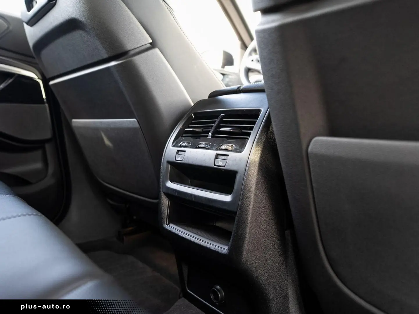 BMW X6 xDr30d MSpo Ventilation IcGlow 360 H&K Sunroof