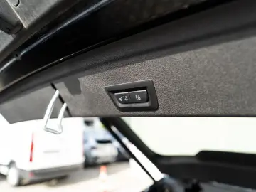 BMW X6 xDr30d MSpo Ventilation IcGlow 360 H&K Sunroof
