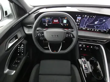 AUDI Q5 2.0 TDI quattro S-tronic S-line