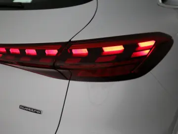 AUDI Q5 2.0 TDI quattro S-tronic S-line
