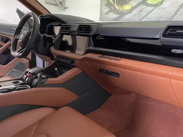 Lamborghini Urus SE-PANO MASSAGE 23  B&O ANIMA