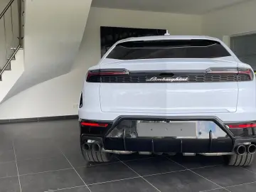 Lamborghini Urus SE-PANO MASSAGE 23  B&O ANIMA