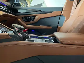 Lamborghini Urus SE-PANO MASSAGE 23  B&O ANIMA