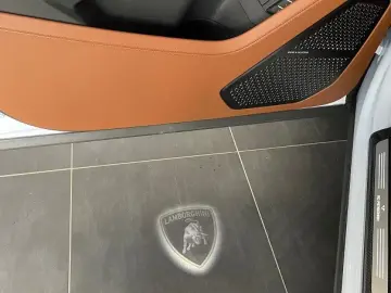 Lamborghini Urus SE-PANO MASSAGE 23  B&O ANIMA
