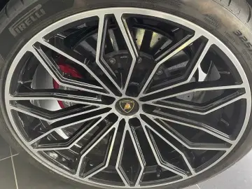 Lamborghini Urus SE-PANO MASSAGE 23  B&O ANIMA