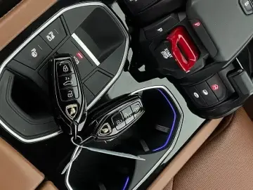 Lamborghini Urus SE-PANO MASSAGE 23  B&O ANIMA