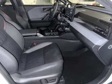 Toyota RAV4 GR Sport Hybrid AWD 2.890 km 360-Camera