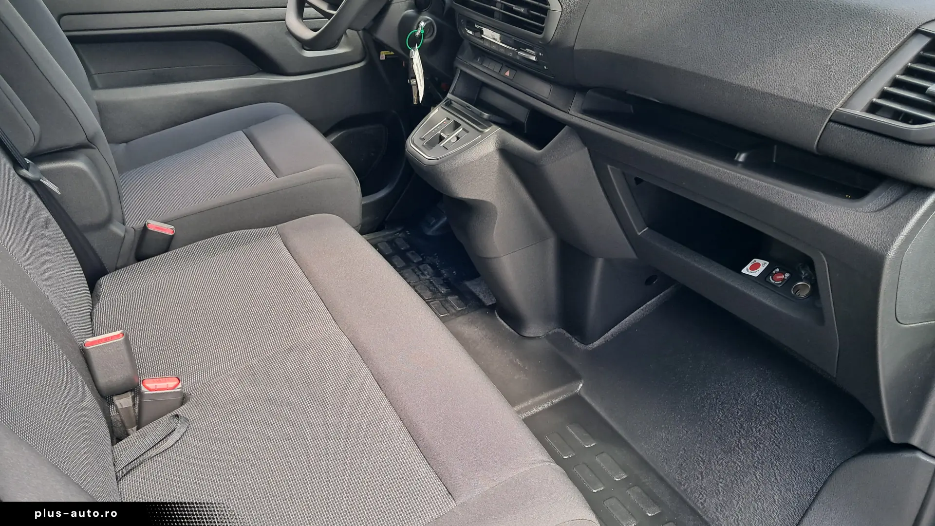 Citroën Jumpy Combi L3 8 1 locuri 2.2 diesel 180 CP automata