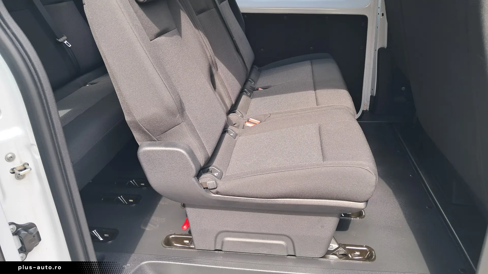 Citroën Jumpy Combi L3 8 1 locuri 2.2 diesel 180 CP automata
