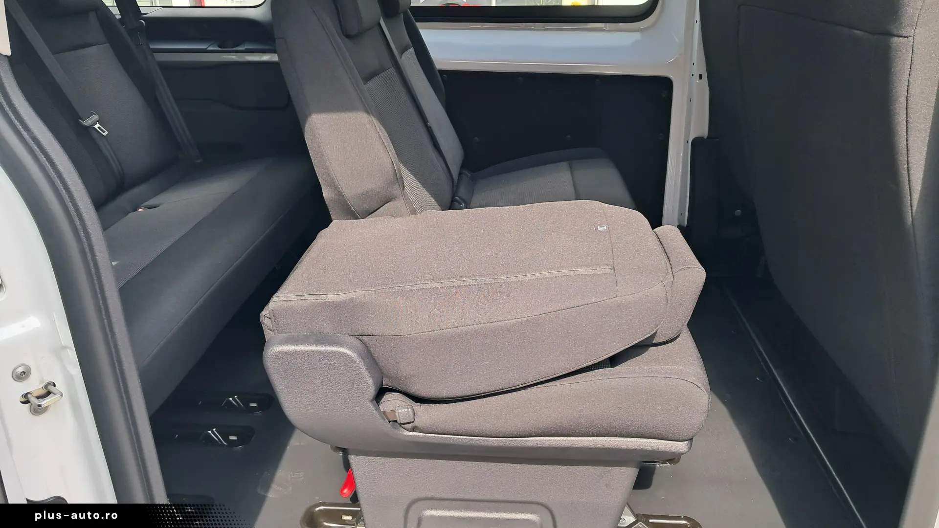 Citroën Jumpy Combi L3 8 1 locuri 2.2 diesel 180 CP automata