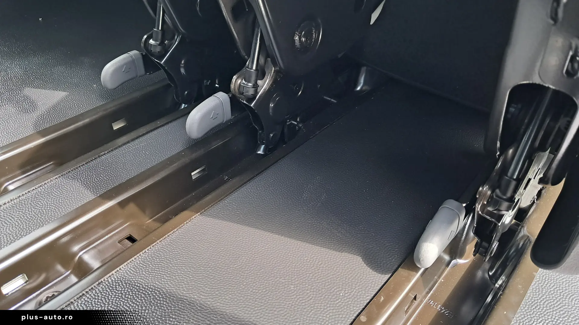 Citroën Jumpy Combi L3 8 1 locuri 2.2 diesel 180 CP automata