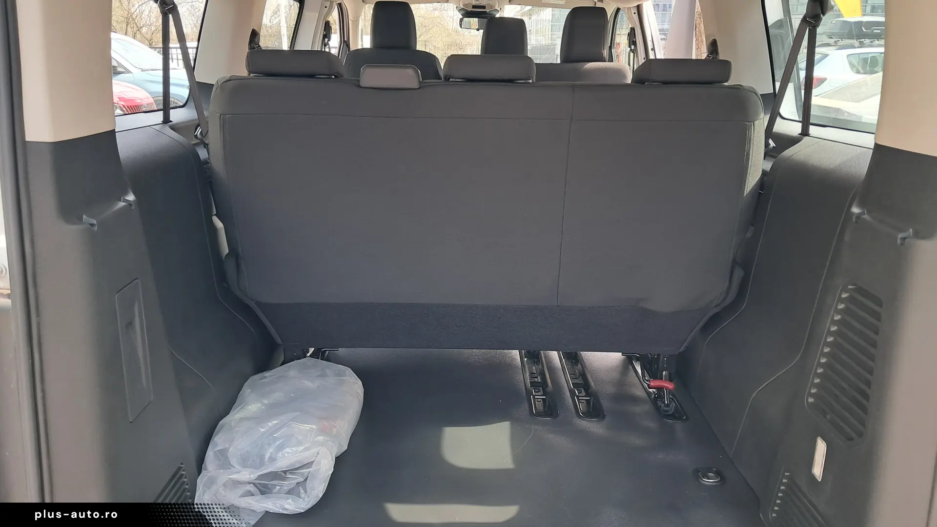 Citroën Jumpy Combi L3 8 1 locuri 2.2 diesel 180 CP automata