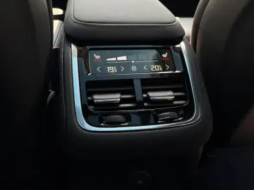 VOLVO XC90 T8 PlusDark  Massage Ventil AirSusp B&W 360