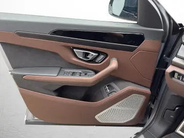 Lamborghini Urus 4.0 V8 PHEV SE