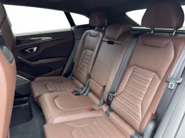 Lamborghini Urus 4.0 V8 PHEV SE