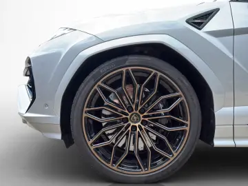 Lamborghini Urus 4.0 V8 PHEV SE