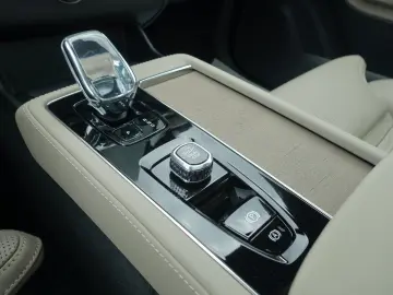 VOLVO XC90 UltraBright T8 AirSusp Massage Ventil B&W 360