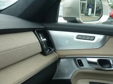 VOLVO XC90 UltraBright T8 AirSusp Massage Ventil B&W 360