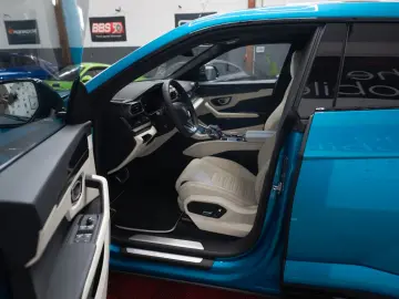 Lamborghini Urus SE  2026 Selezione Carbon Pano Massage 23