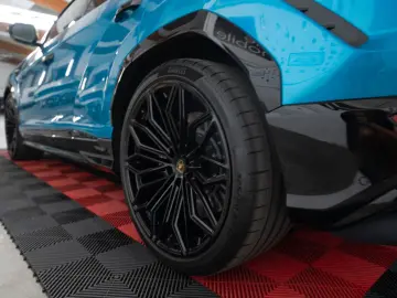 Lamborghini Urus SE  2026 Selezione Carbon Pano Massage 23