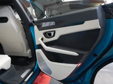 Lamborghini Urus SE  2026 Selezione Carbon Pano Massage 23