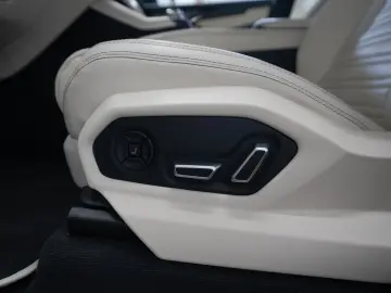 Lamborghini Urus SE  2026 Selezione Carbon Pano Massage 23