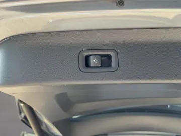 MERCEDES-BENZ GLS 450 d AMG PANO DIST KEYG STANDHZG …