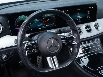 MERCEDES-BENZ E 300 Coupé AMG 9G LED PANO BURM 360  …