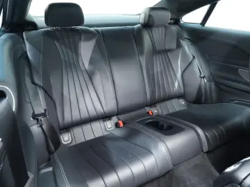 MERCEDES-BENZ E 300 Coupé AMG 9G LED PANO BURM 360  …