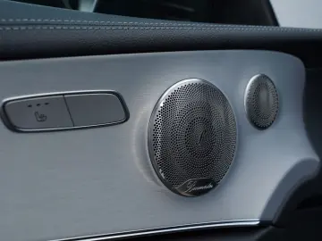 MERCEDES-BENZ E 300 Coupé AMG 9G LED PANO BURM 360  …