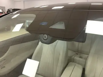 MERCEDES-BENZ E 220 d Leder MBUX LED Pano Ambiente C…