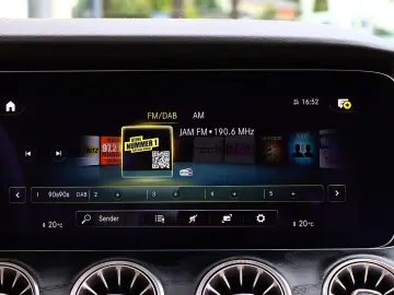 MERCEDES-BENZ E 400 d 4M Coupe AMG KAM360 PANO MEMOR…