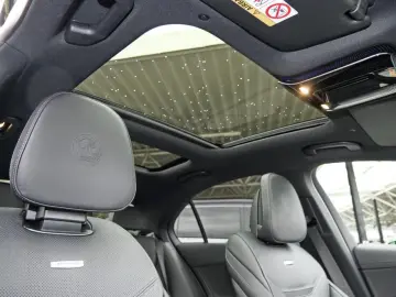 Mercedes-Benz C 63 AMG S E PERFORMANCE Night Panorama 360