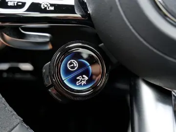 Mercedes-Benz C 63 AMG S E PERFORMANCE Night Panorama 360