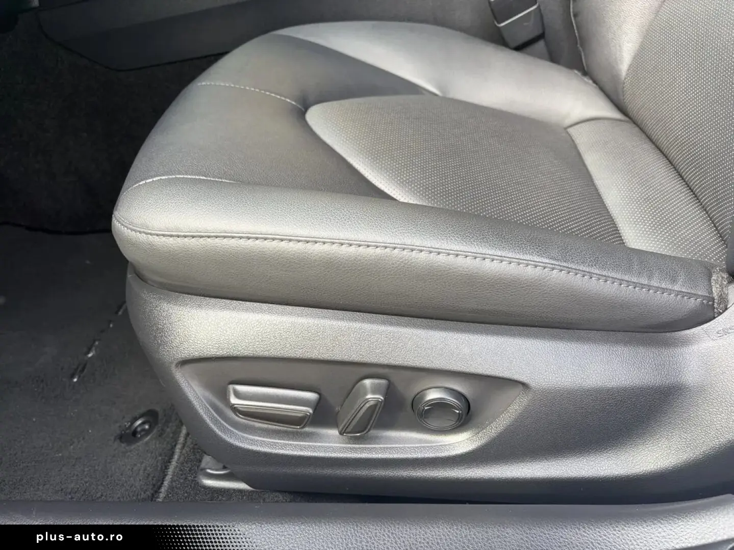 Toyota Camry 2.5 Hybrid Dynamic E-CVT