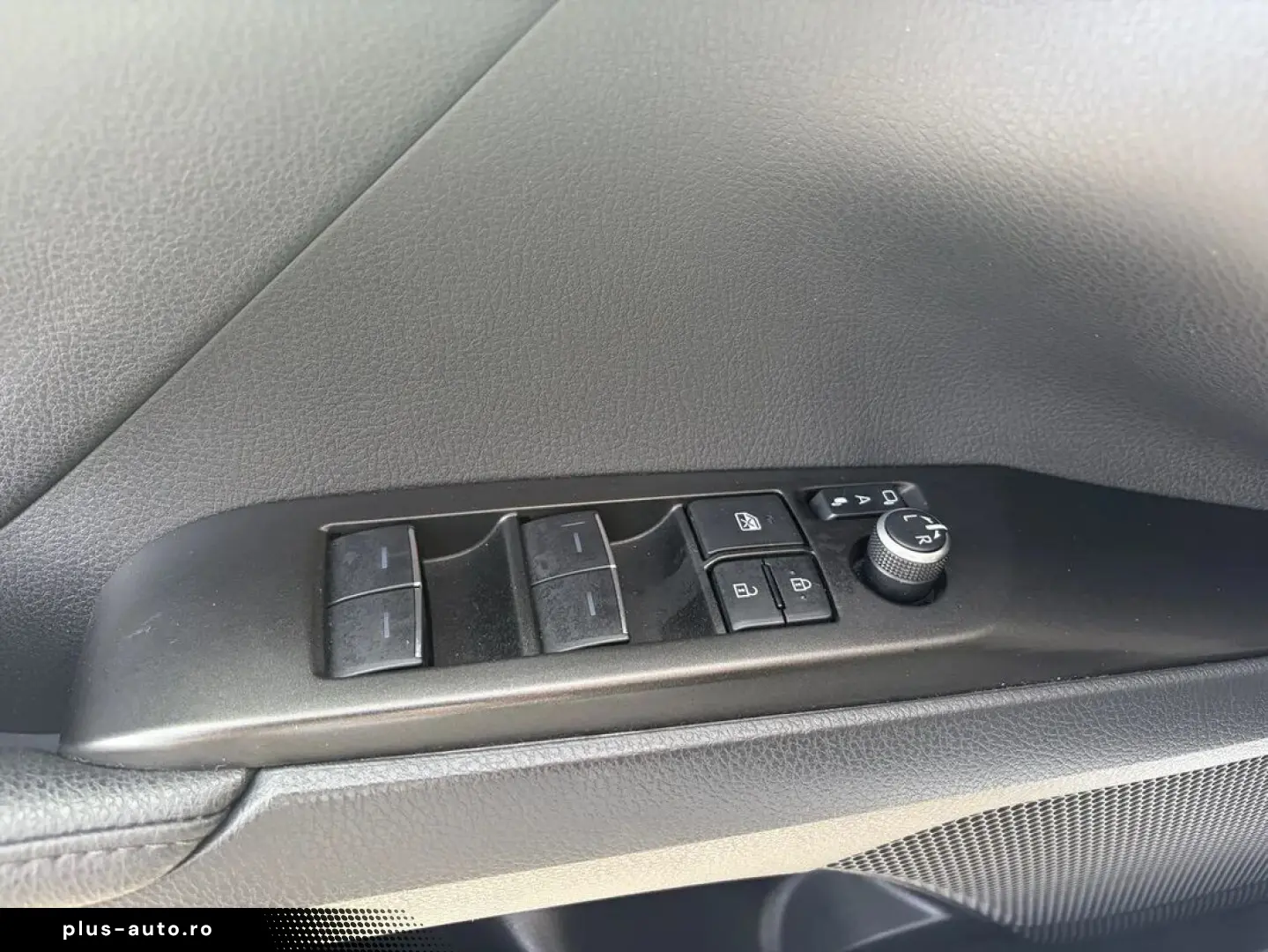 Toyota Camry 2.5 Hybrid Dynamic E-CVT