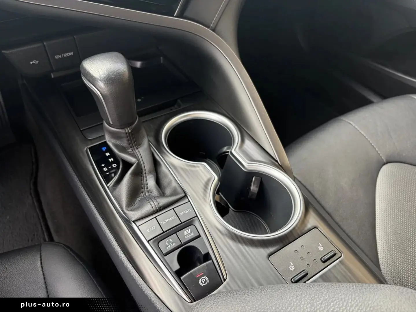 Toyota Camry 2.5 Hybrid Dynamic E-CVT