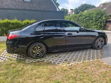 MERCEDES-BENZ C 300e - AMG Line - HUD  360  Cam  ACC